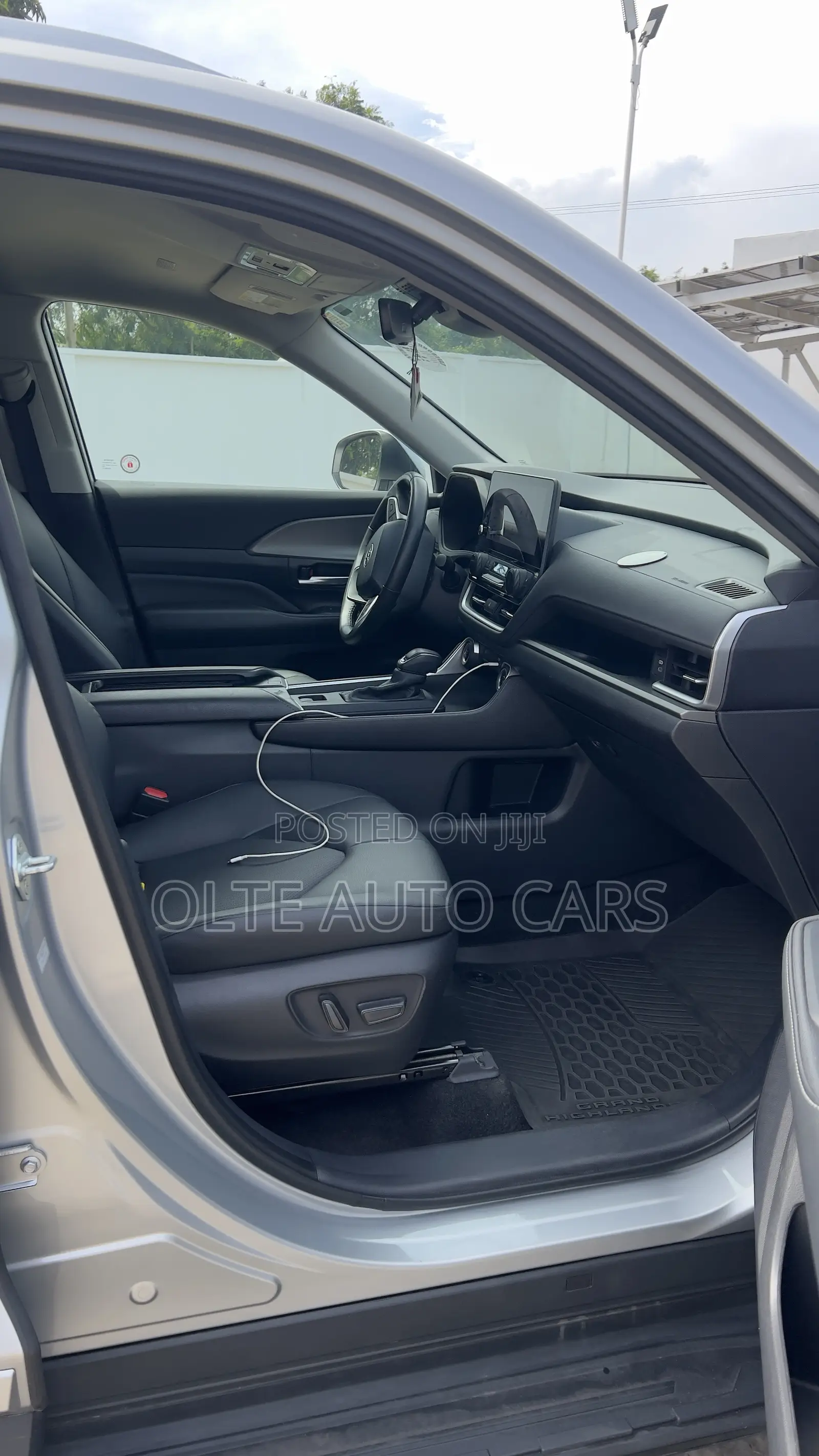 Toyota Grand Highlander XLE AWD 2024 Silver