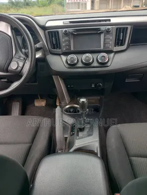 Toyota RAV4 LE FWD (2.5L 4cyl 6A) 2017 Gray