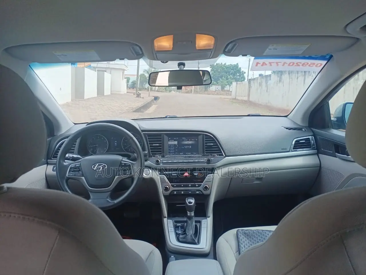 Hyundai Elantra 2017 Silver