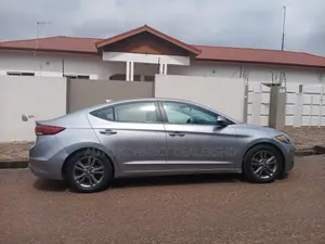 Hyundai Elantra 2017 Silver