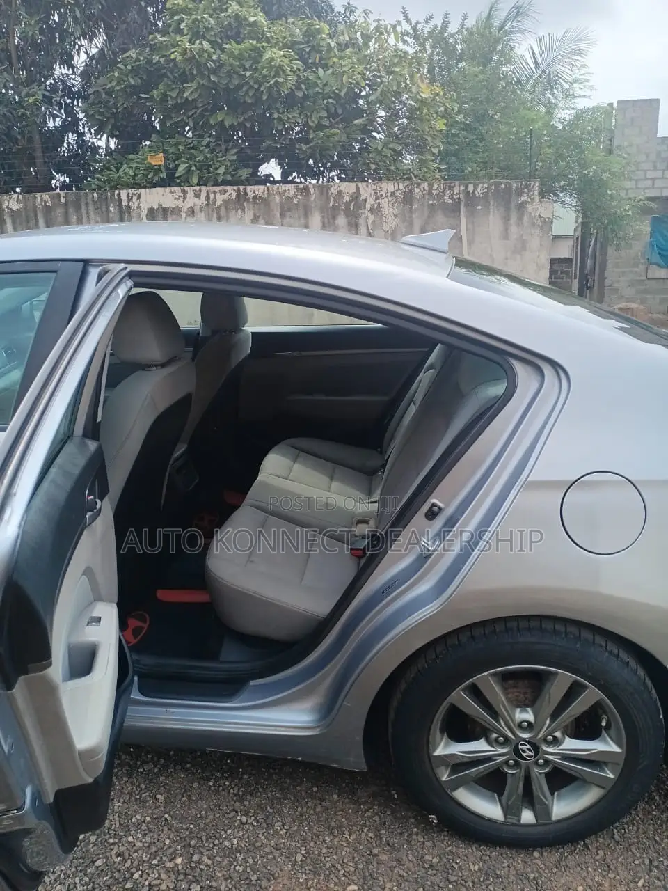 Hyundai Elantra 2017 Silver