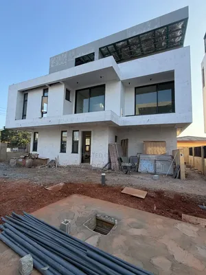 3bdrm Townhouse/Terrace in Dzorwulu for sale