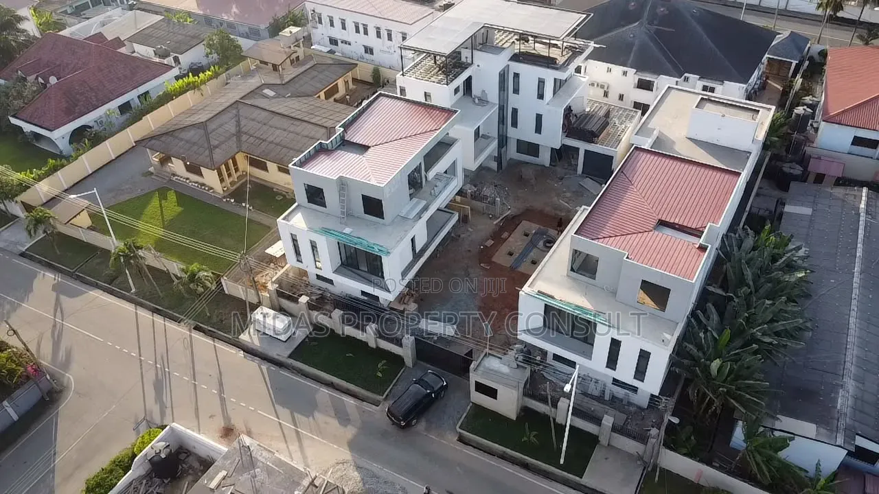 3bdrm Townhouse/Terrace in Dzorwulu for sale