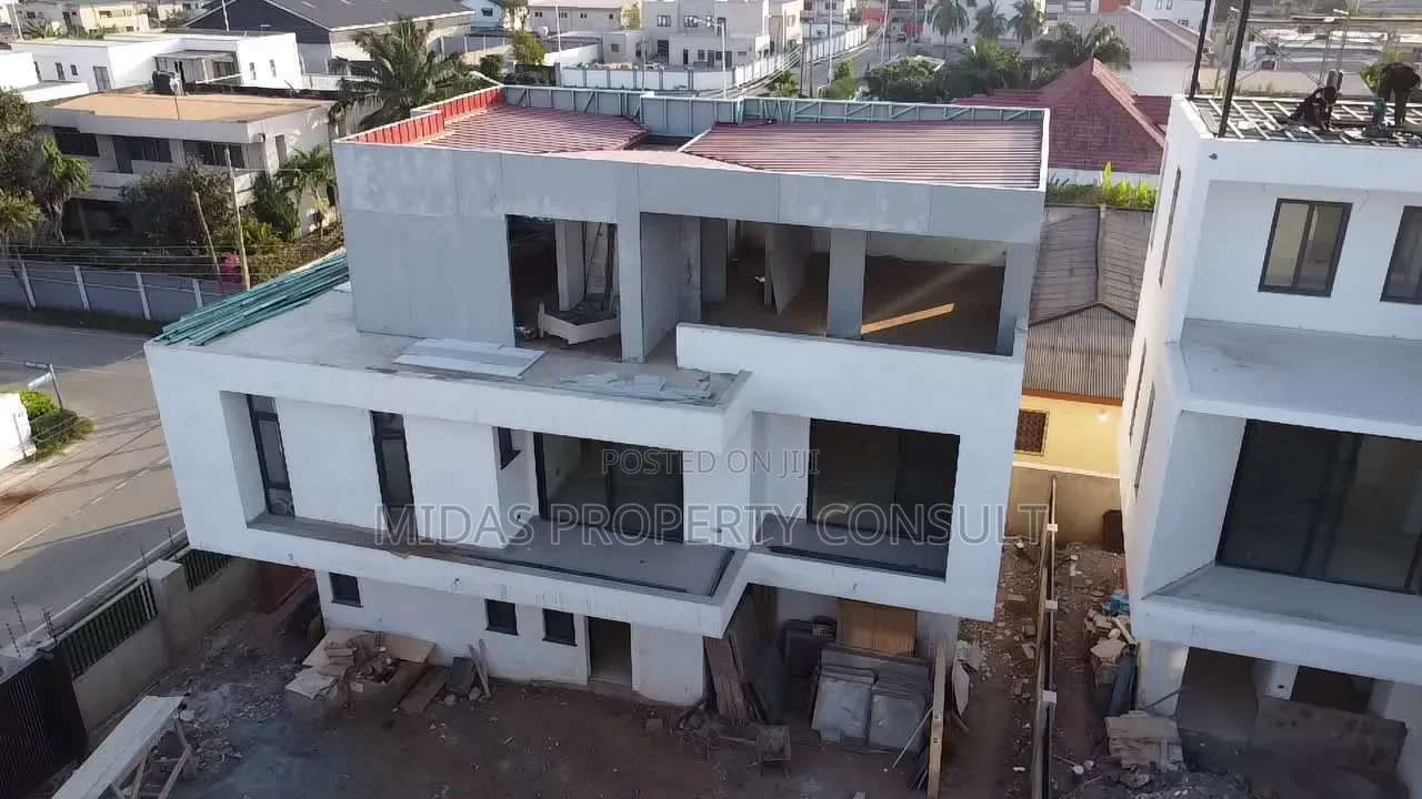 3bdrm Townhouse/Terrace in Dzorwulu for sale