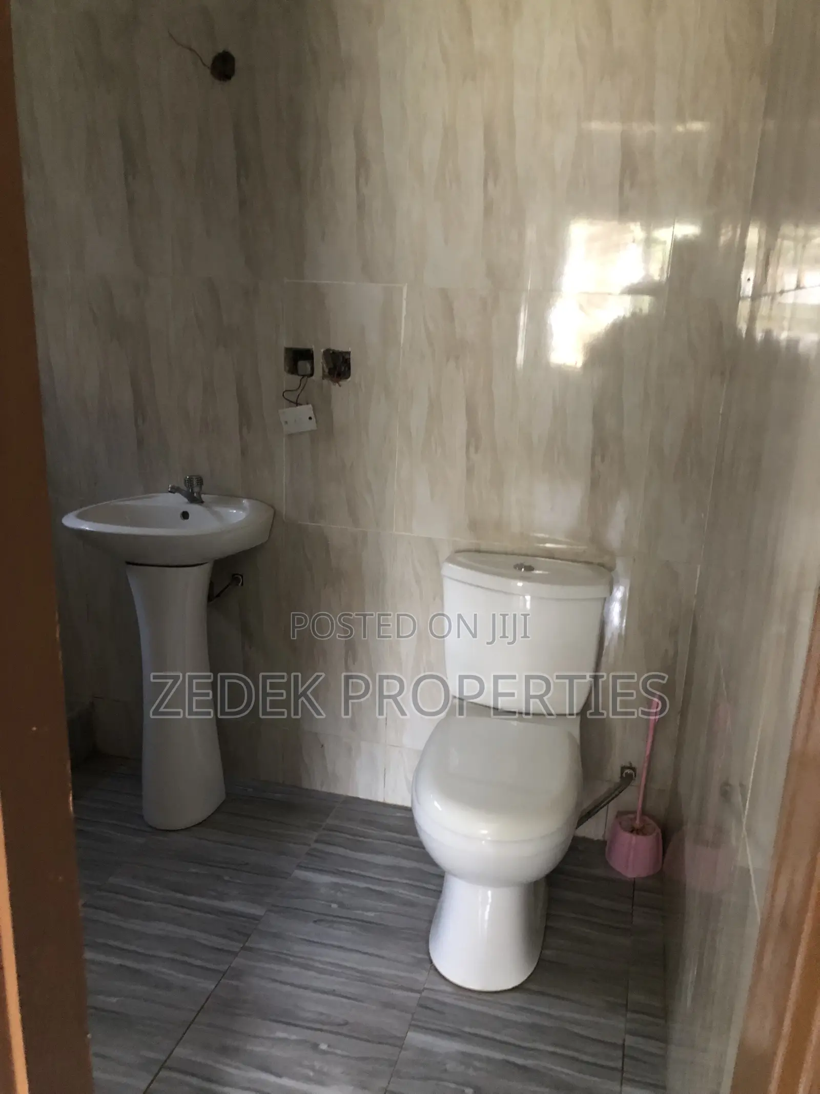2bdrm Apartment in Kwabenya Acp Road, Ashomang Estate for rent
