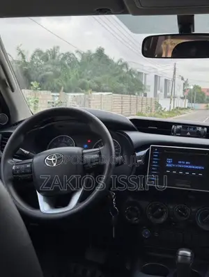 Toyota Hilux SR 4x4 2015 Silver