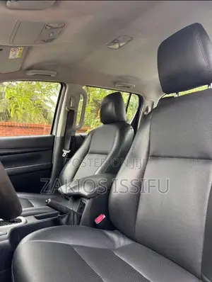 Toyota Hilux SR 4x4 2015 Silver