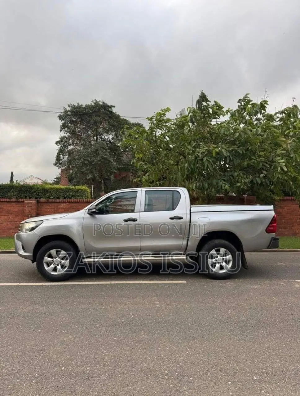 Toyota Hilux SR 4x4 2015 Silver