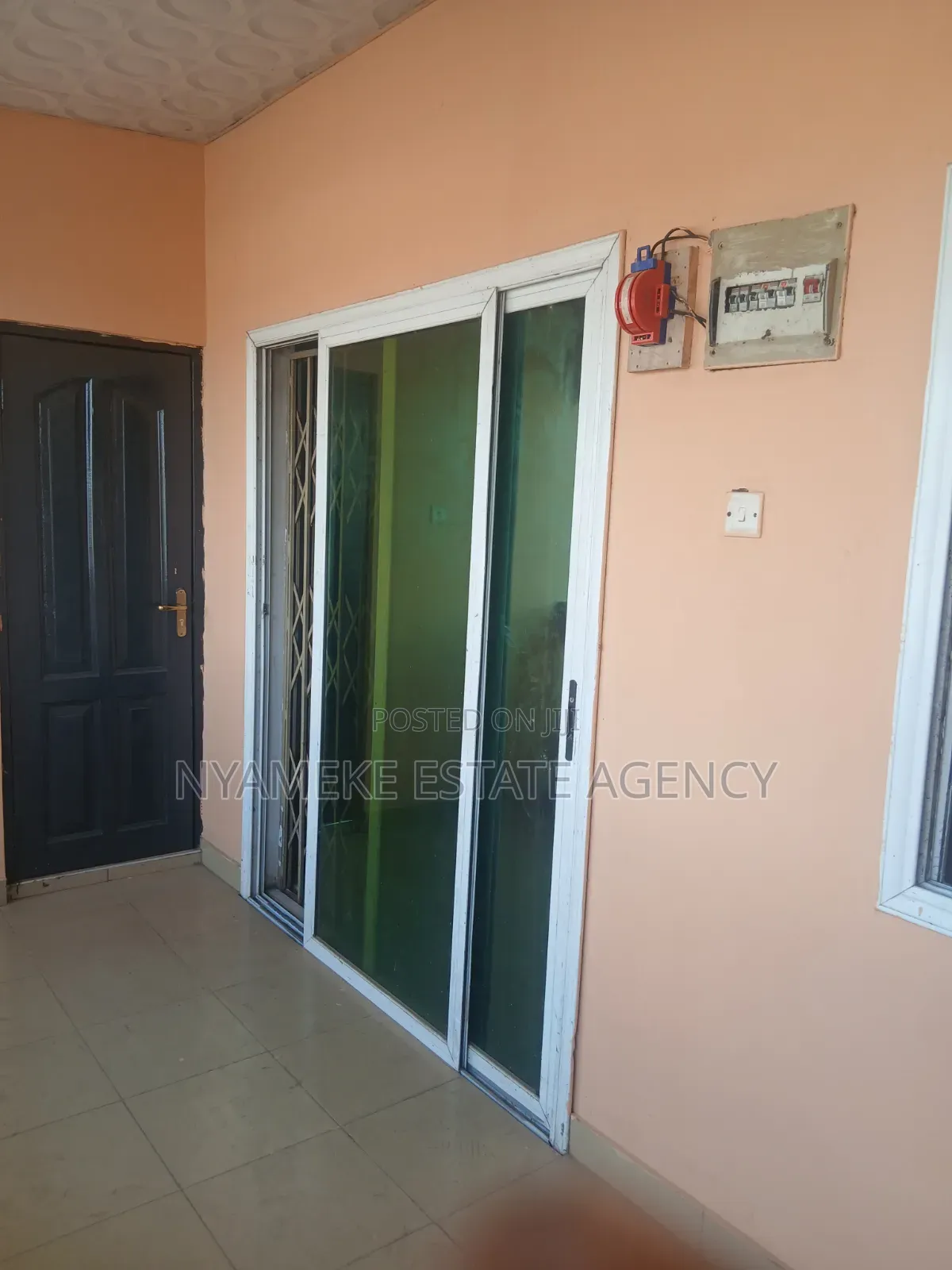 3bdrm Apartment in Atomic, Exhibition for rent
