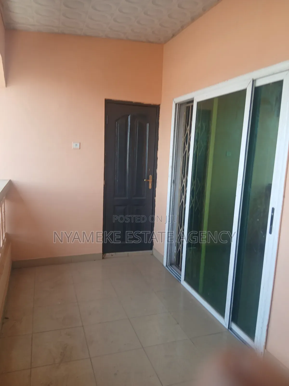 3bdrm Apartment in Atomic, Exhibition for rent