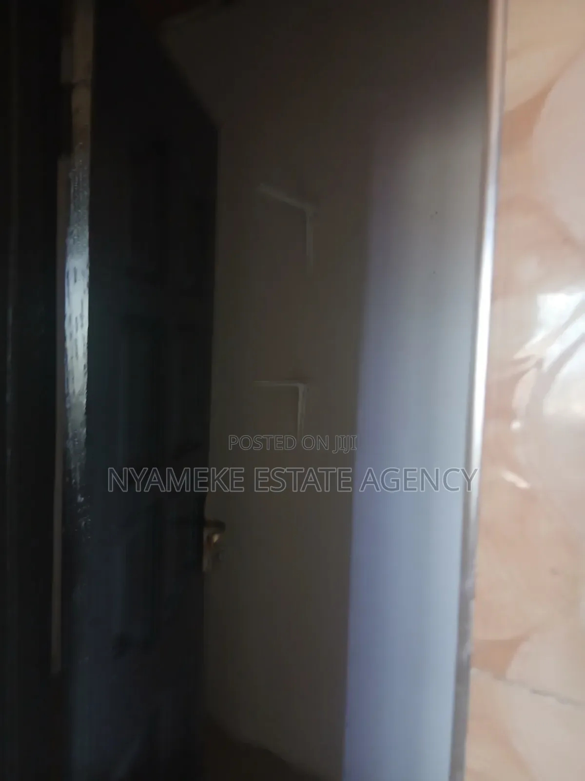3bdrm Apartment in Atomic, Exhibition for rent
