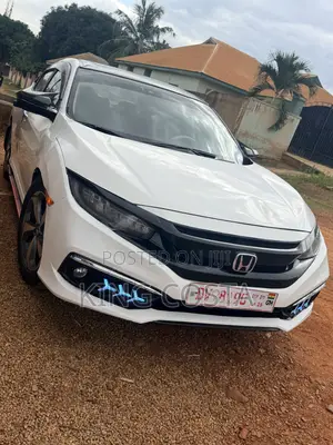 Honda Civic Touring 4dr Sedan (1.5L 4cyl) 2017 White