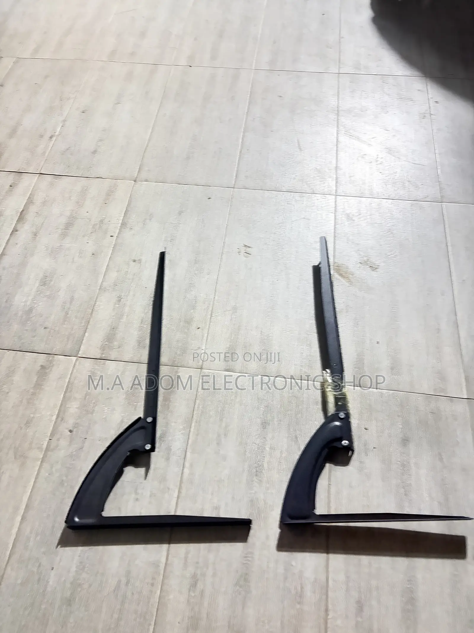 Anti Rust Metallic TV Leg Stand 32”-75”