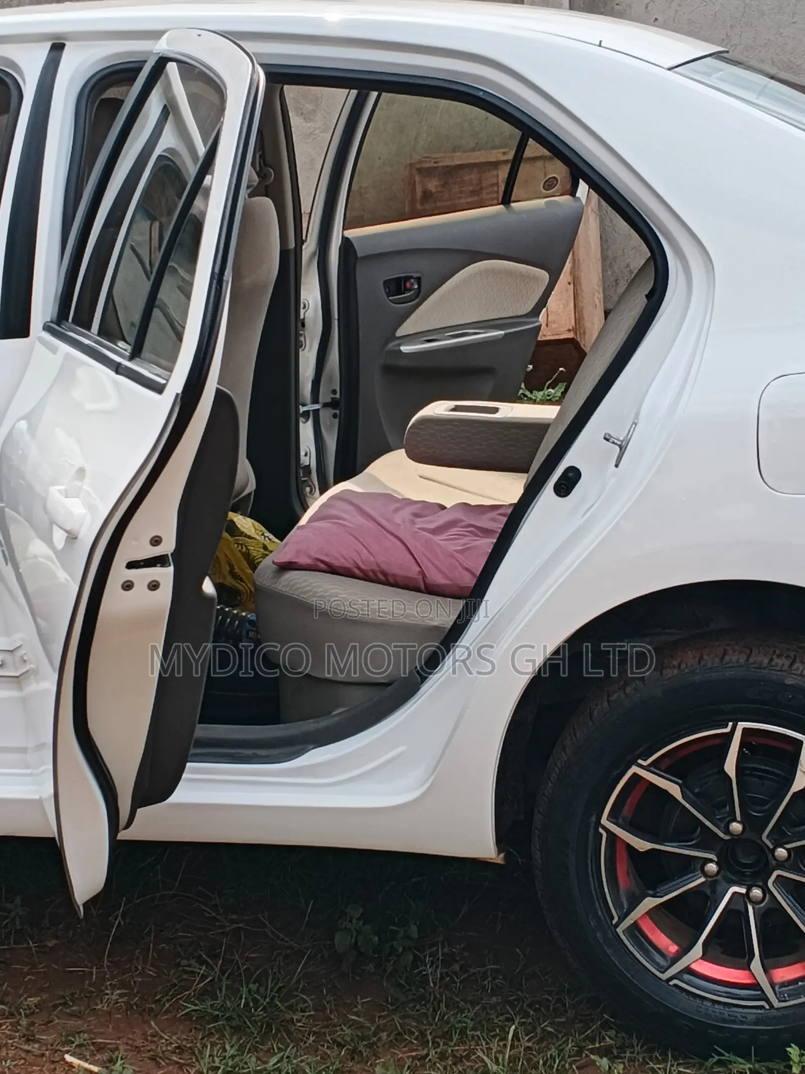 Toyota Belta 2010 White