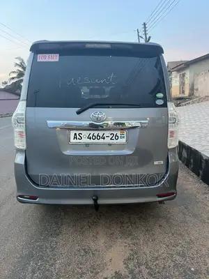 Toyota Voxy 2013 Gray