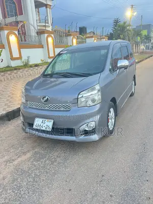Toyota Voxy 2013 Gray