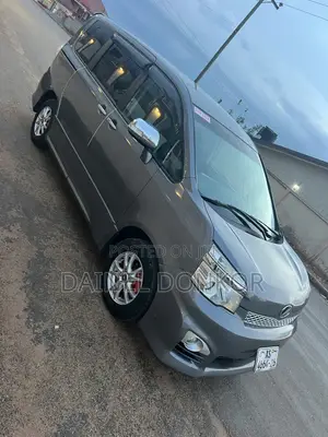 Toyota Voxy 2013 Gray