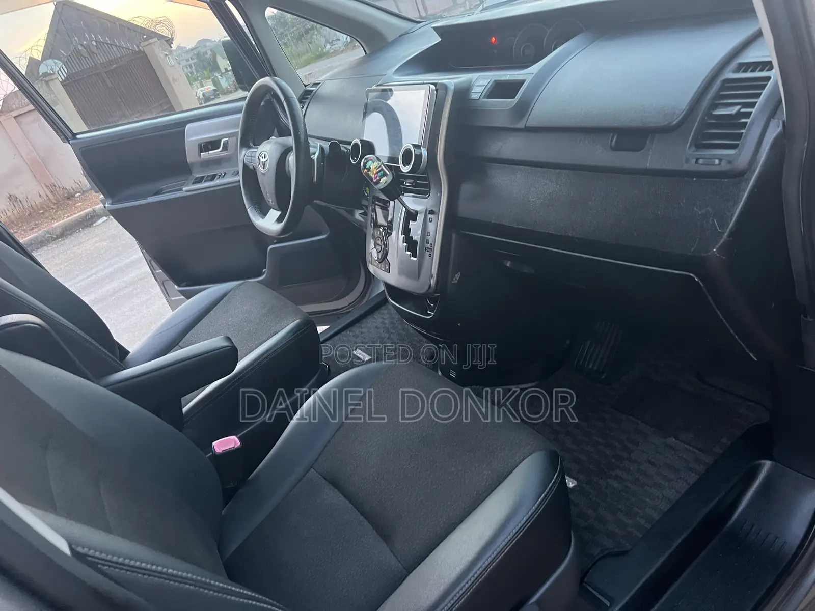 Toyota Voxy 2013 Gray
