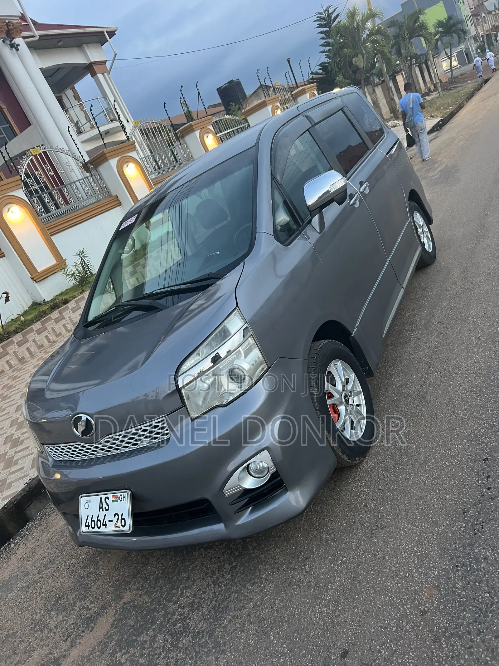 Toyota Voxy 2013 Gray
