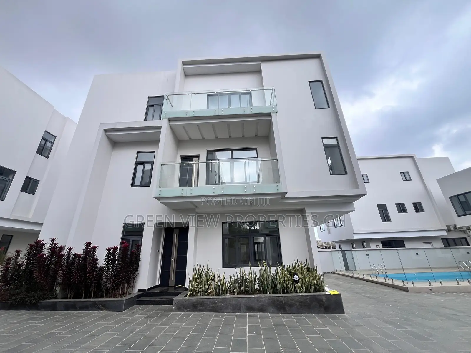 4bdrm Duplex in East Legon for rent