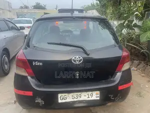 Toyota Vitz 1.0 FWD 3dr 2010 Black