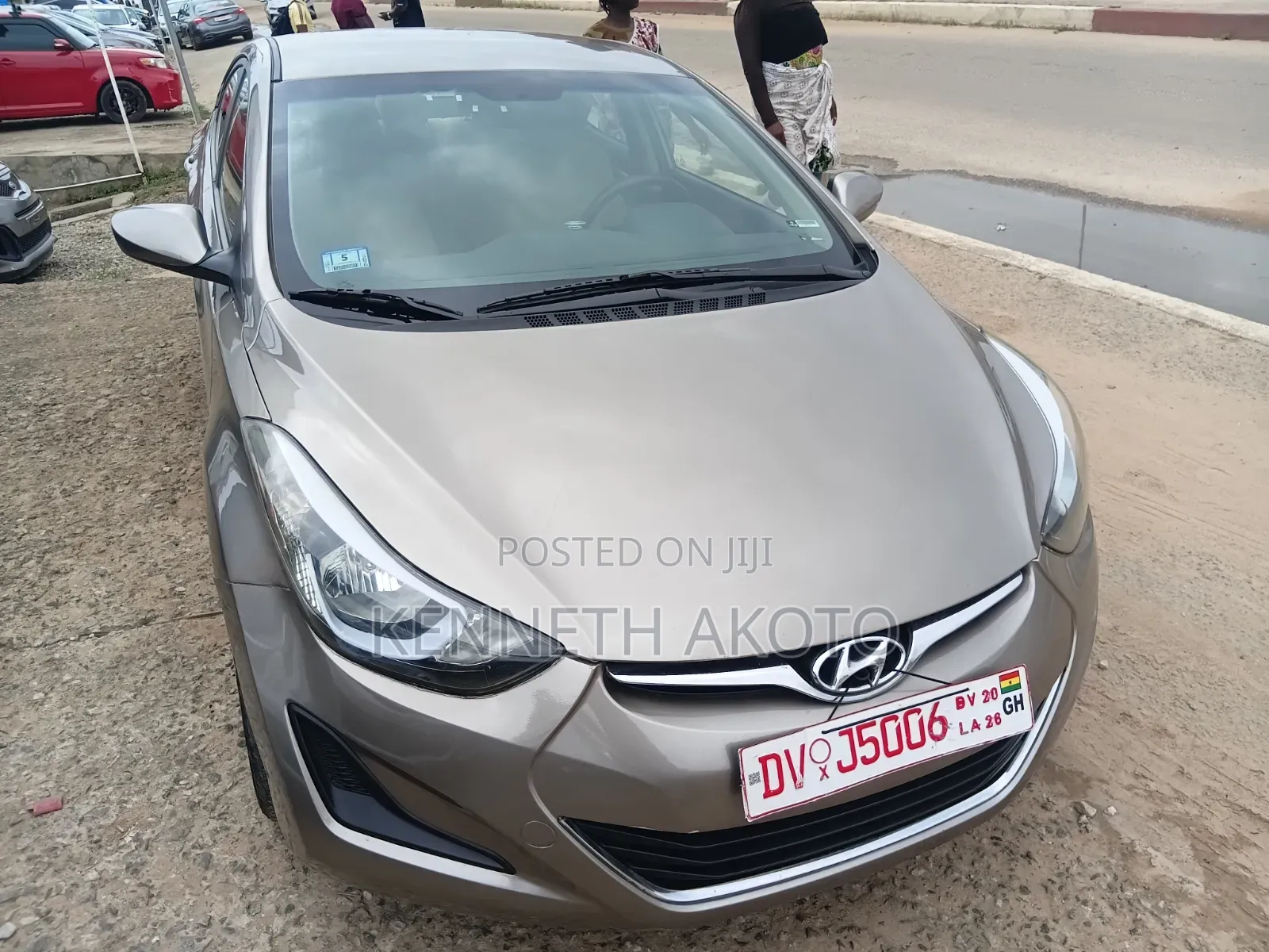 Hyundai Elantra Limited Sedan FWD (1.8L 4cyl 6A) 2016 Gold