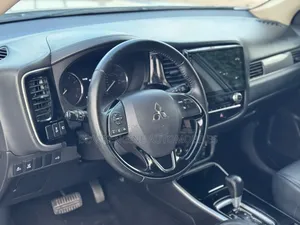 Mitsubishi Outlander SEL S-AWC 2020 Silver