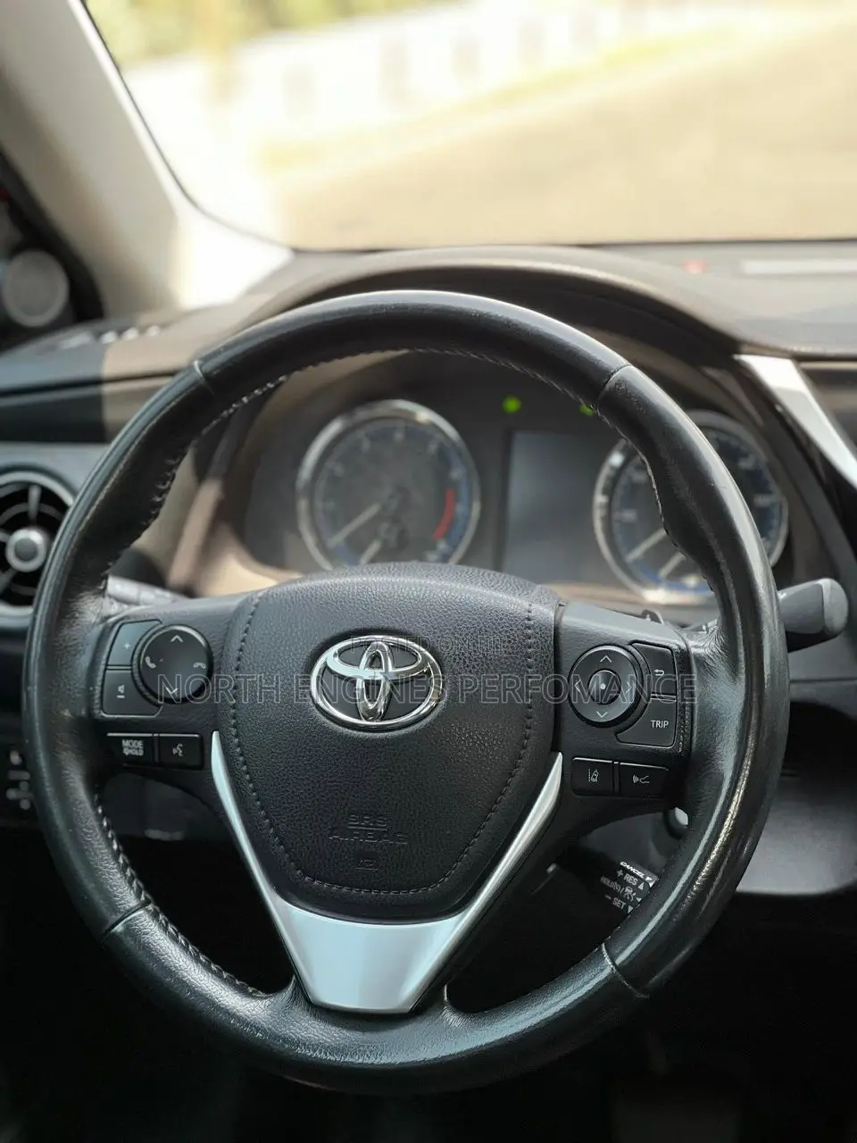 Toyota Corolla SE 4dr Sedan (1.8L 4cyl CVT) 2017 Red