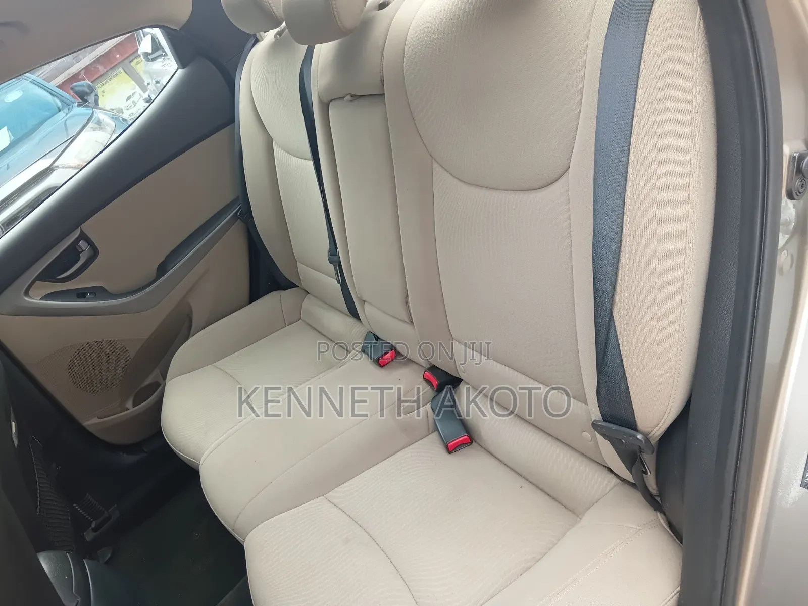 Hyundai Elantra Limited Sedan FWD (1.8L 4cyl 6A) 2016 Gold
