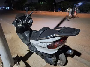 Yamaha Majesty 2020 White
