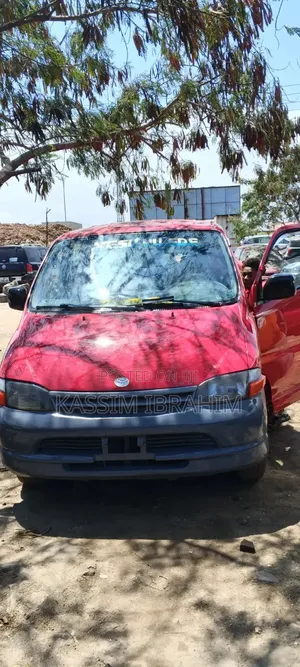 Toyota HiAce 2015 Red
