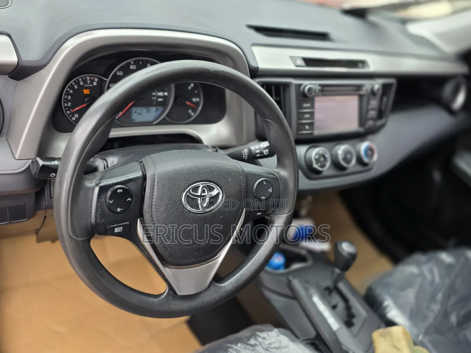Toyota RAV4 LE AWD (2.5L 4cyl 6A) 2017 Red
