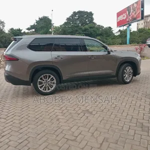 Toyota Grand Highlander Platinum AWD 2026 Brown
