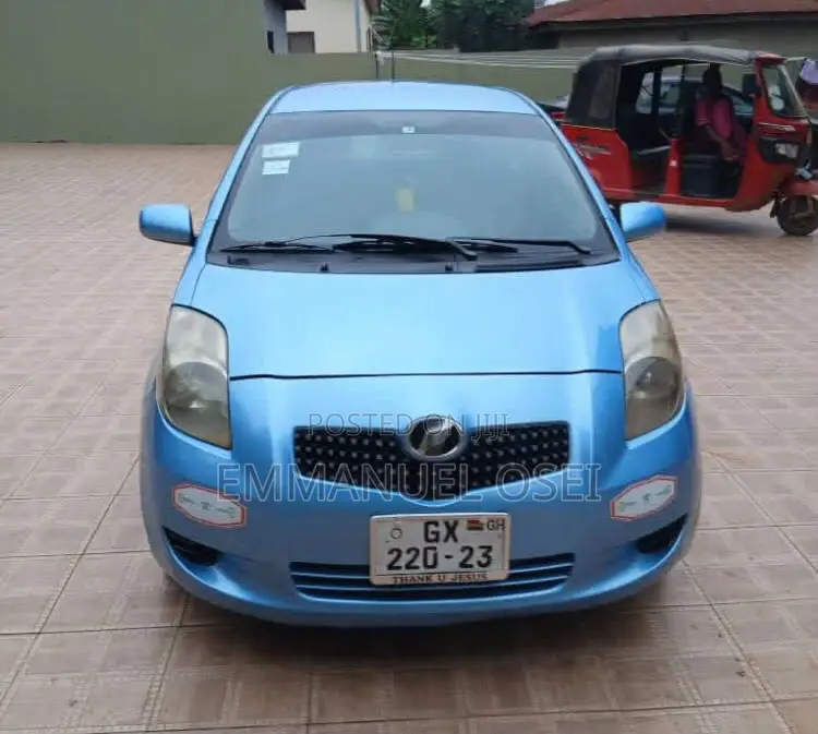 Toyota Vitz 2010 Blue