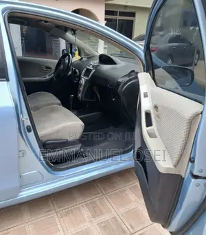 Toyota Vitz 2010 Blue