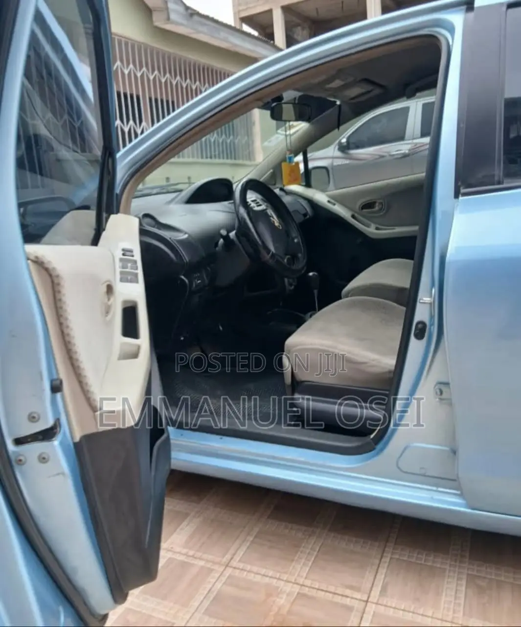 Toyota Vitz 2010 Blue