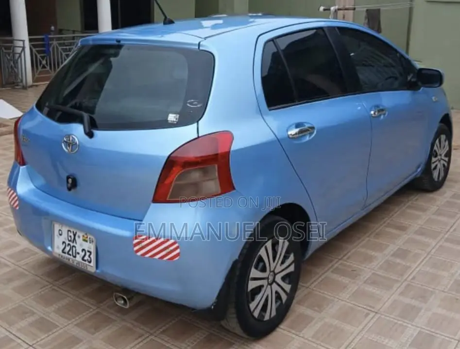 Toyota Vitz 2010 Blue