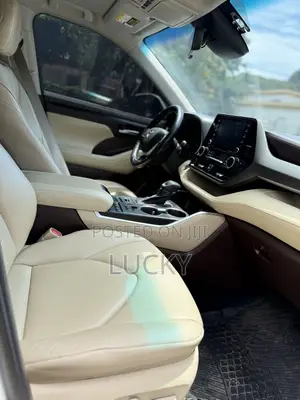 Toyota Highlander XLE 2022 White