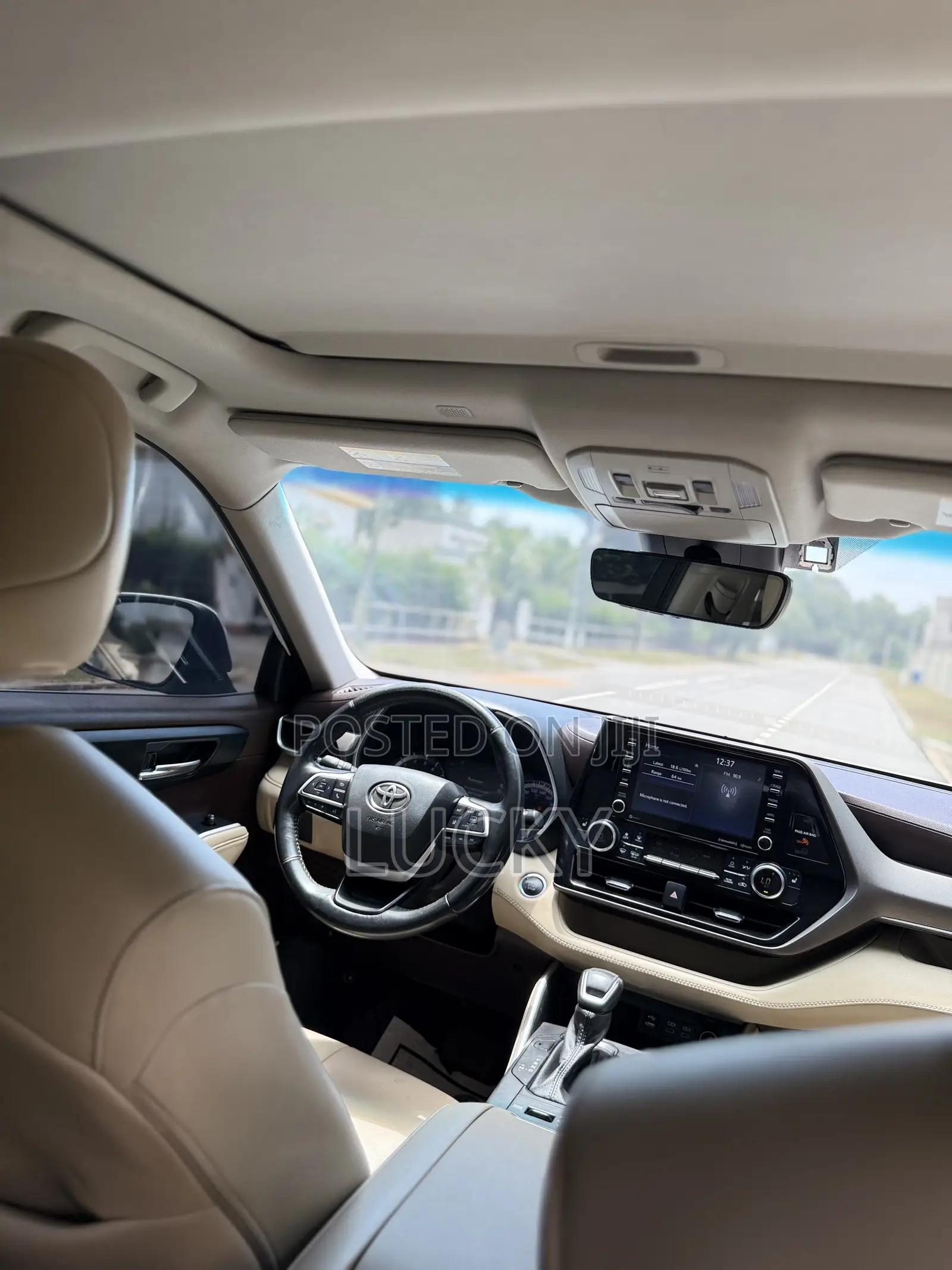Toyota Highlander XLE 2022 White