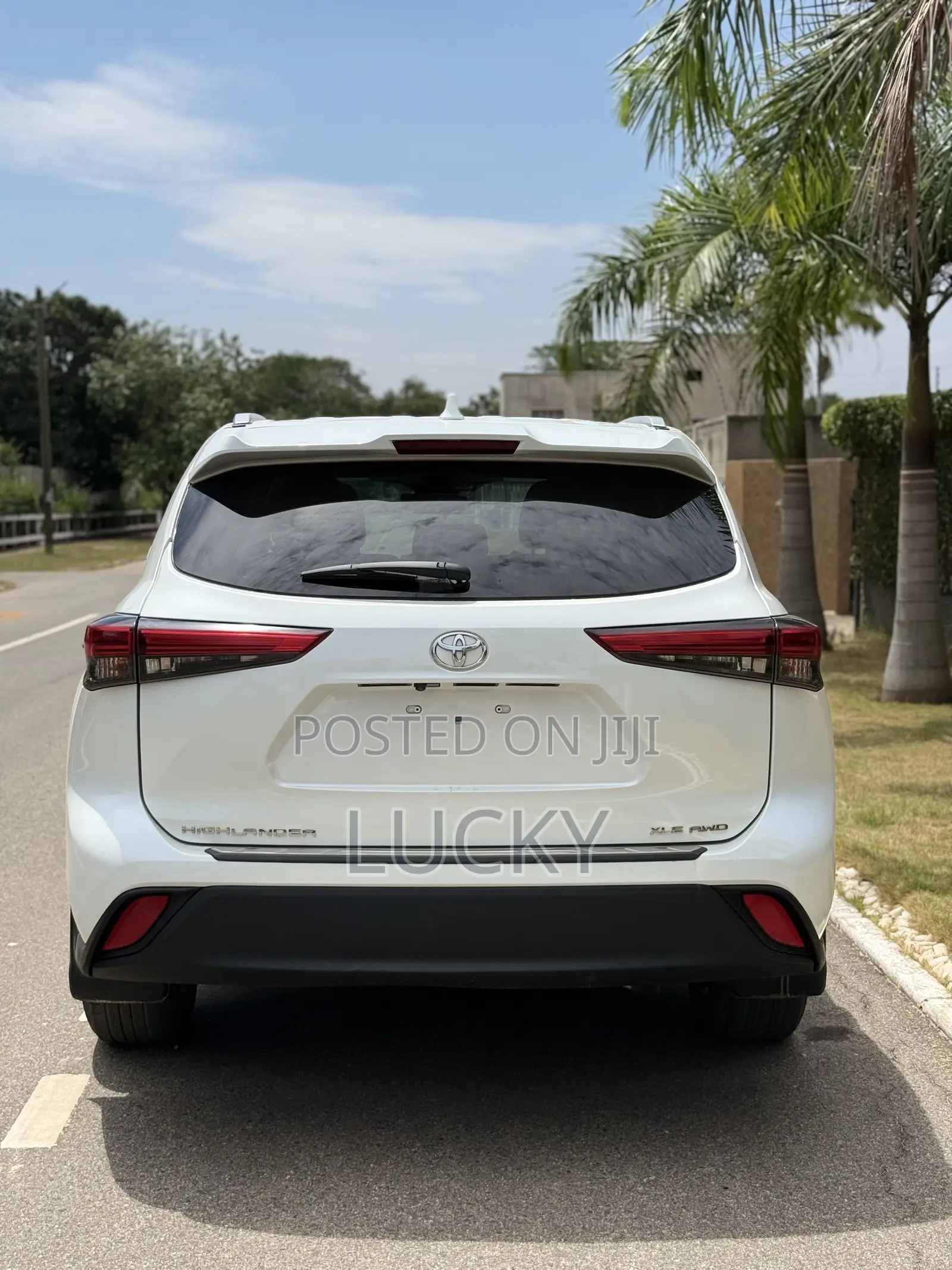 Toyota Highlander XLE 2022 White