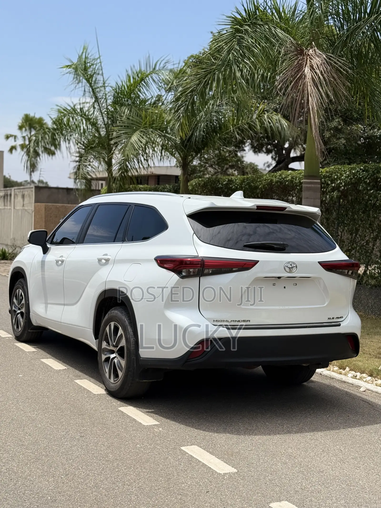 Toyota Highlander XLE 2022 White