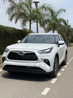 Toyota Highlander XLE 2022 White