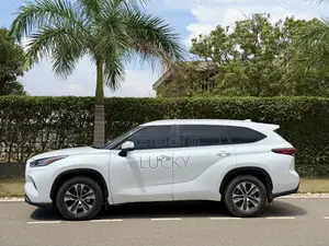 Toyota Highlander XLE 2022 White
