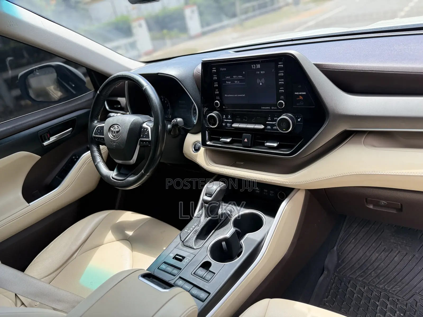 Toyota Highlander XLE 2022 White