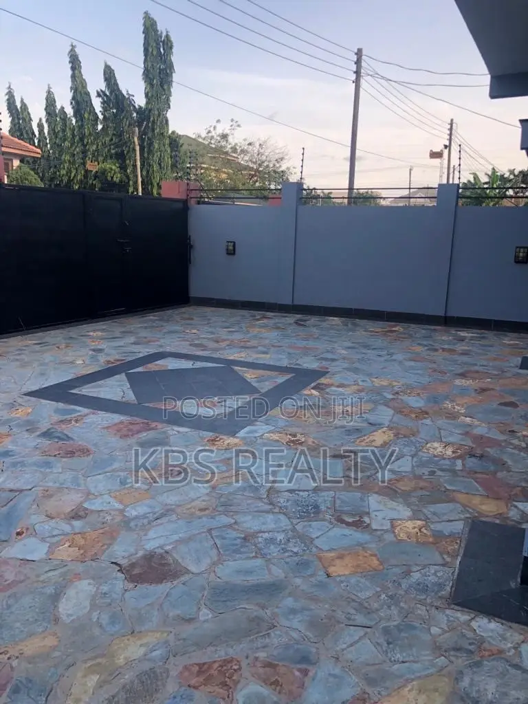 3bdrm Duplex in East Legon, Accra Metropolitan for rent