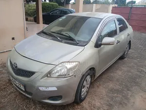 Toyota Belta 2009 Silver