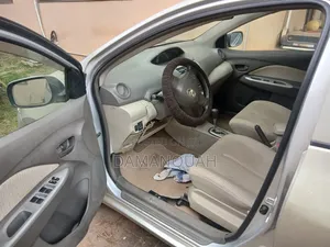 Toyota Belta 2009 Silver