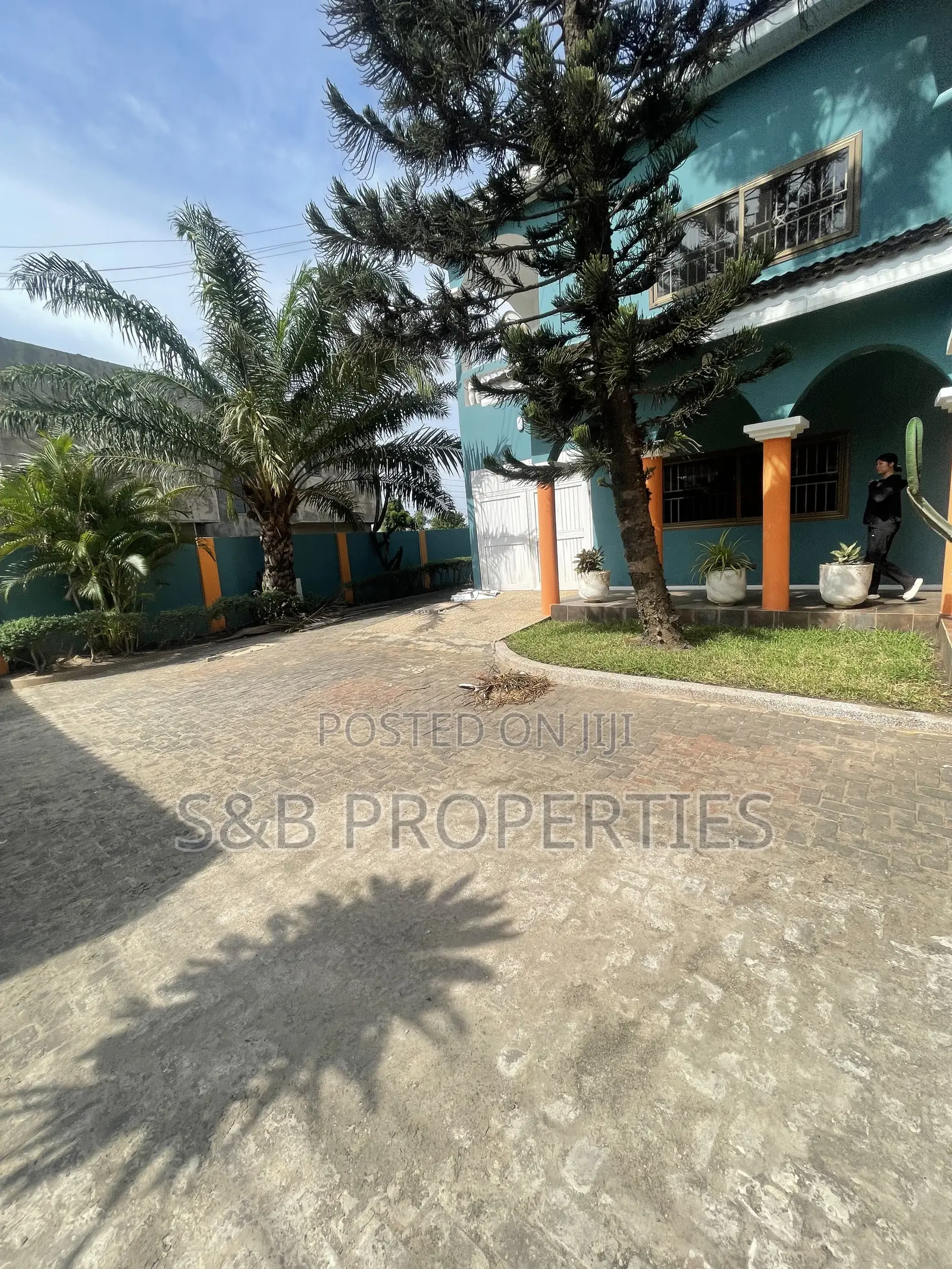 7bdrm Duplex in East Legon for rent