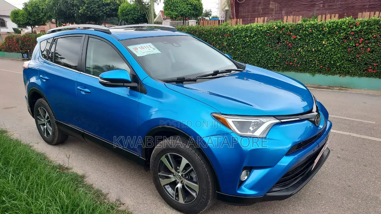 Toyota RAV4 2018 Blue