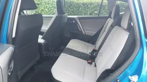 Toyota RAV4 2018 Blue